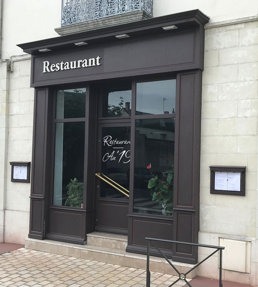 Restaurant le 19